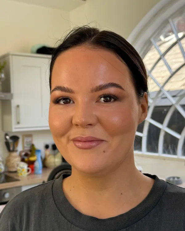 Soft glam makeup by Lucy Mae