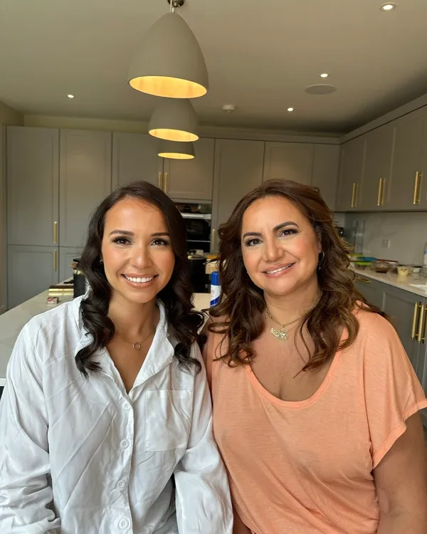 Bridal makeup by Lucy Mae, soft glam finish