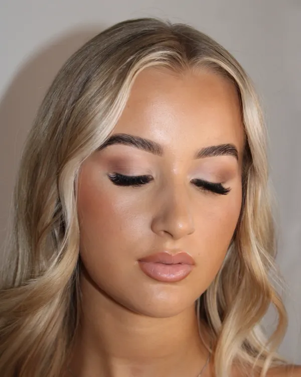 Bridal makeup by Lucy Mae, soft glam finish